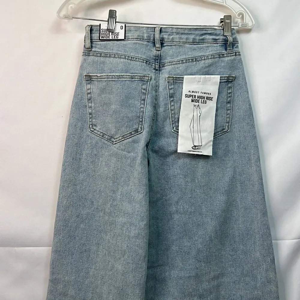 Almost Famous Super High rise wide leg light wash jeans size 0 NWT - Picture 8 of 13